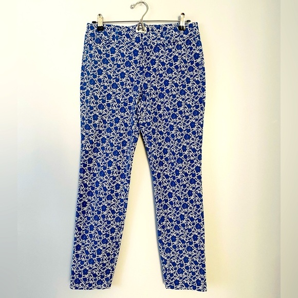 Old Navy Pants - Old Navy The Pixie, Size 6, Blue and White Floral Capri Pants, Mid Rise Skinny